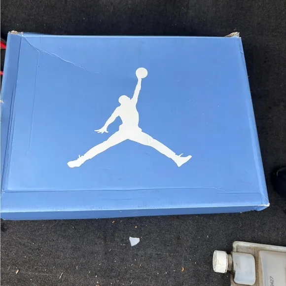 Jordan retro 6 UNC