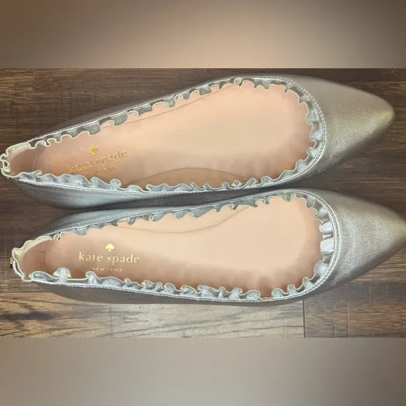 Kate Spade Silver Pointed Toe Ballet Flats with ruffle detail size 9 EUC