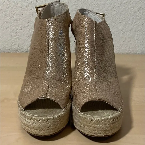 🎄Kenneth Cole NEW YORK OLIVIA WEDGE SANDAL S 9.5M