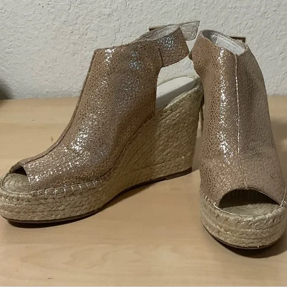 🎄Kenneth Cole NEW YORK OLIVIA WEDGE SANDAL S 9.5M