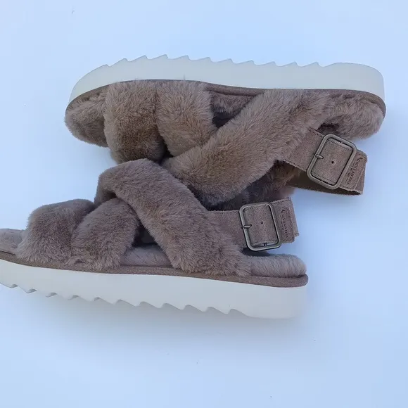 Koolaburra By UGG Women's Sz 8 fuzz-ee flat Sandal  shoes amphorafa New