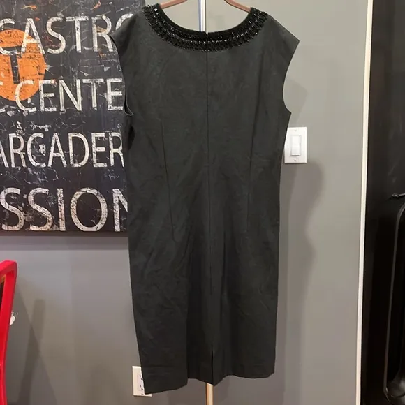 Lafayette 148 shift dress bejeweled charcoal gray v neck 14