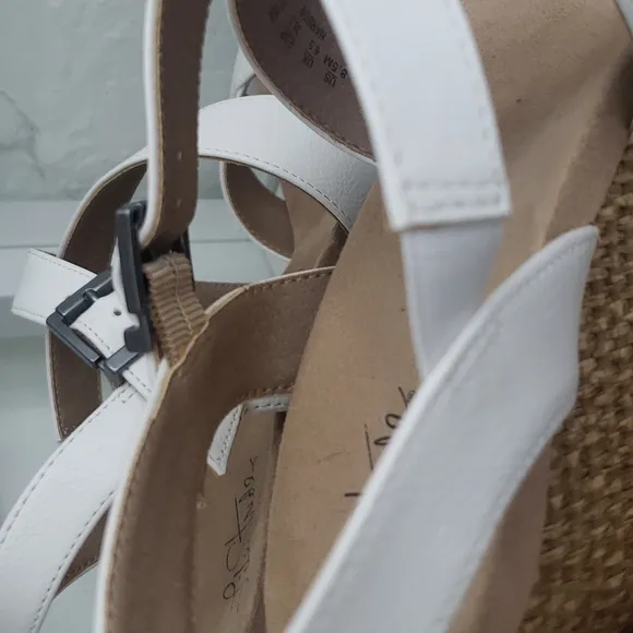LifeStride Womens Harbor Strappy Sandals