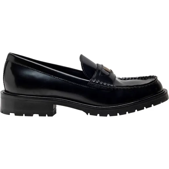Liv Loafers