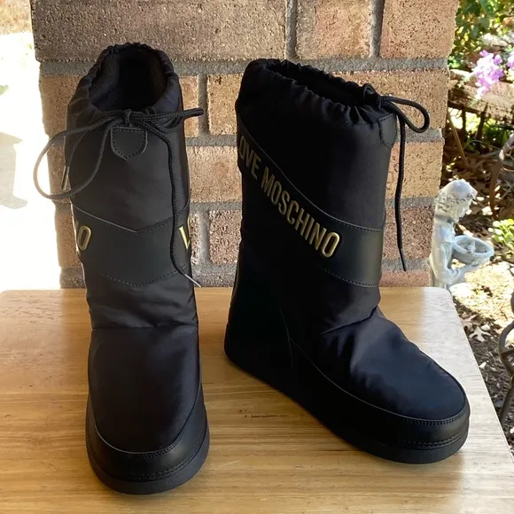 Love Moschino Women's Peace &amp; Love Moschino Winter Snow Boots Black/Gold 5.5