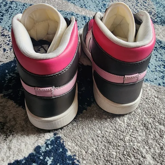 Lucky Chloe Equil Street Kicks Pink Black High Top Sneakers Size 7 Classic