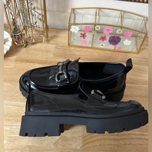 Madden Girl Ashlee Chunky Lug SolePlatform Loafers Size 10 New With Box Classic