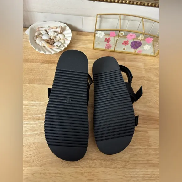 Madden Girl Sprintt Chunky Flat Sandals In Black Size 10 Classic New With Box