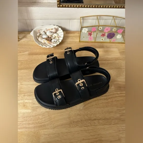 Madden Girl Sprintt Chunky Flat Sandals In Black Size 10 Classic New With Box