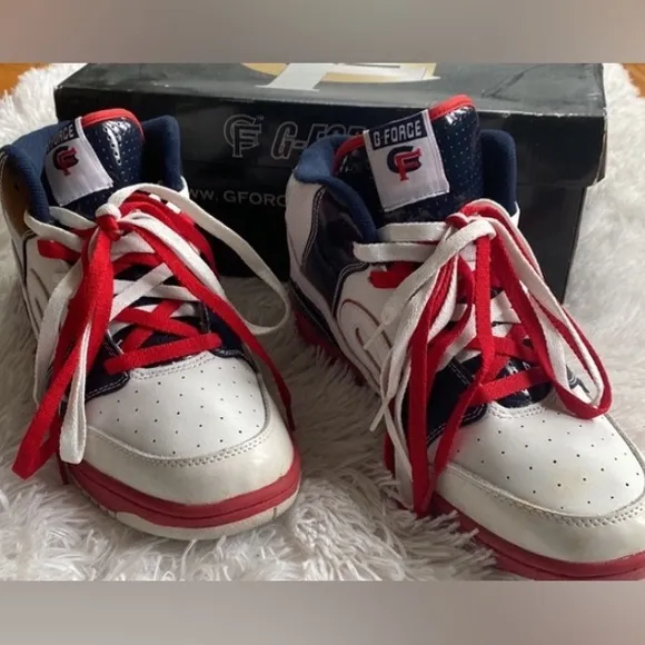 Mens Sz 11 White 2000s high top vintage Limited edition sneakers