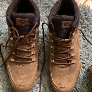 Mens UGG Olivert snow boots great condition 13