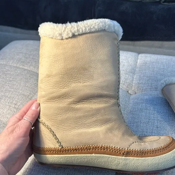 MERREL SPIRIT  TIBET HIGH TEMBER ..TAN ..LEATHER.. INSULATED BOOTS SIZE 6