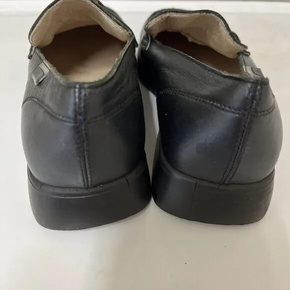 Moschino Girls‎ Black Leather Loafers 33 US 2 Metal heart