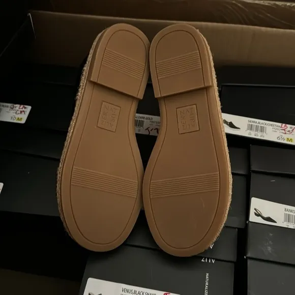 NATURALIZER Gionni Flat Sandals