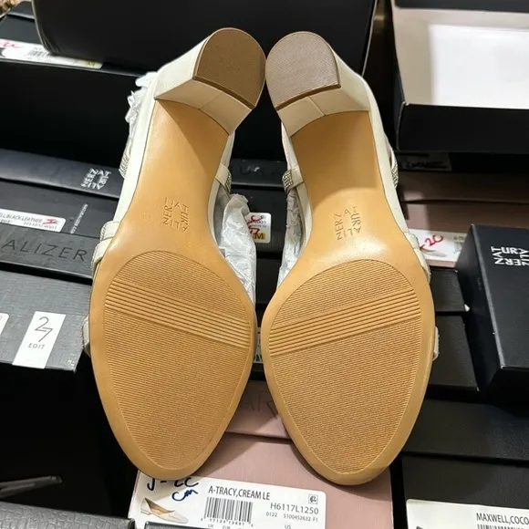 NATURALIZER Vanessa Strappy Sandals (WIDE)