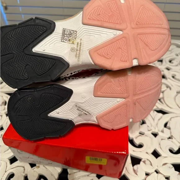 Nature Breeze Women's Chunky Dad Sneakers - Pink, White, Black Size 9 NIB