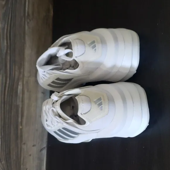 New Adidas Avryn X White Chunky Running Sneakers