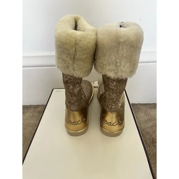 New In Box Coach Nikole Gold Metallic Roll Down 9M Shearling Logo Lined Boots
