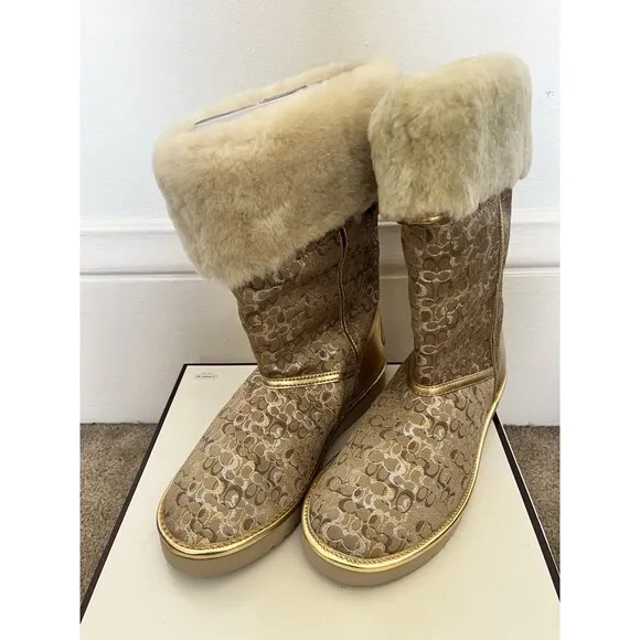 New In Box Coach Nikole Gold Metallic Roll Down 9M Shearling Logo Lined Boots
