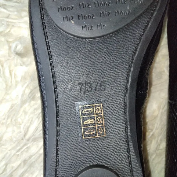 New Miz Mooz Persia Black Leather Ballet Flats Size 7