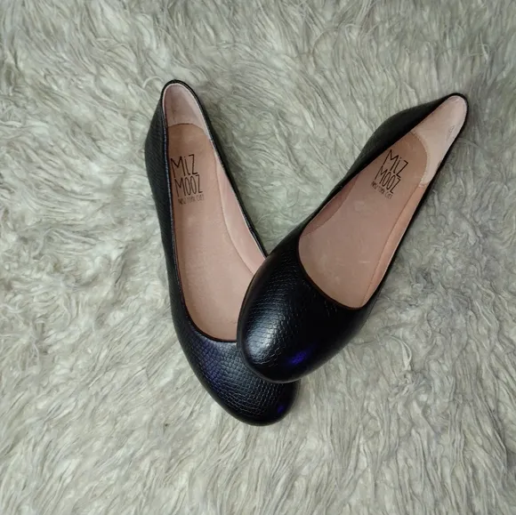 New Miz Mooz Persia Black Leather Ballet Flats Size 7