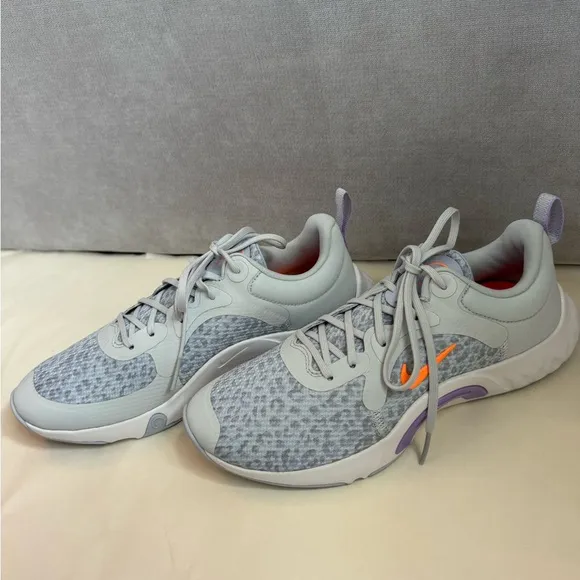 NEW Nike Renew In-Season TR 11 Trainer Sneakers NWT Pure Platinum Atomic…