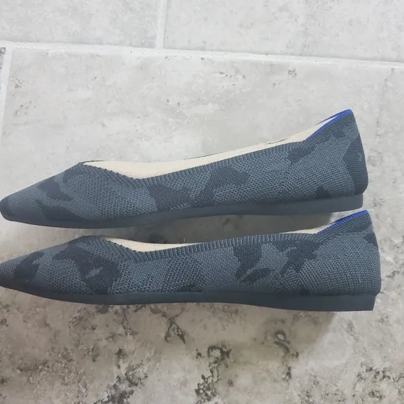NEW Rothy's Retired Pointed Toe Gray Camo Flats