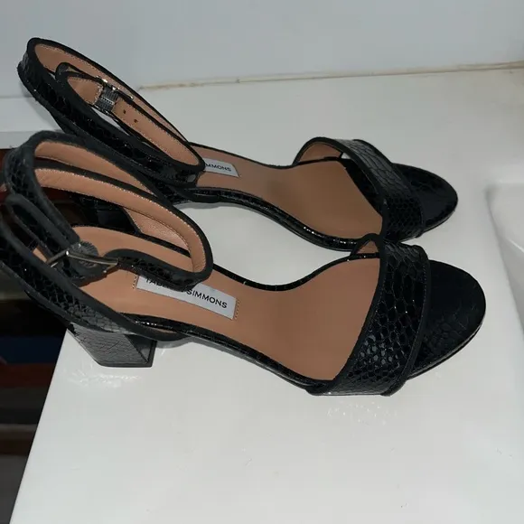 NEW Tabitha Simmons Leticia Black Snakeskin Sandals shoe strappy size 37…