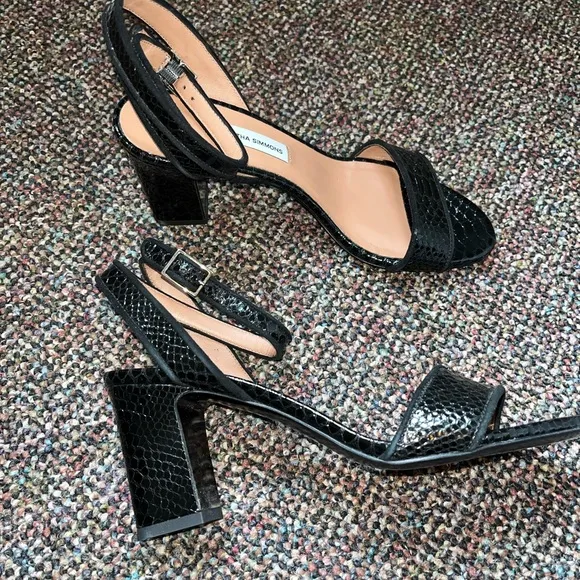 NEW Tabitha Simmons Leticia Black Snakeskin Sandals shoe strappy size 37…