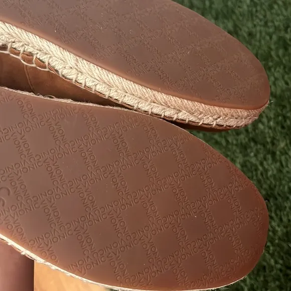 New VIONIC Sandy Tan Suede Tie Up Espadrilles