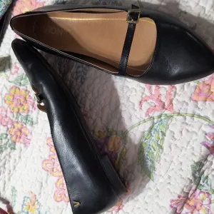 New without tags - Vionic pointed toe leather Mary Jane flats - Gem Delilah