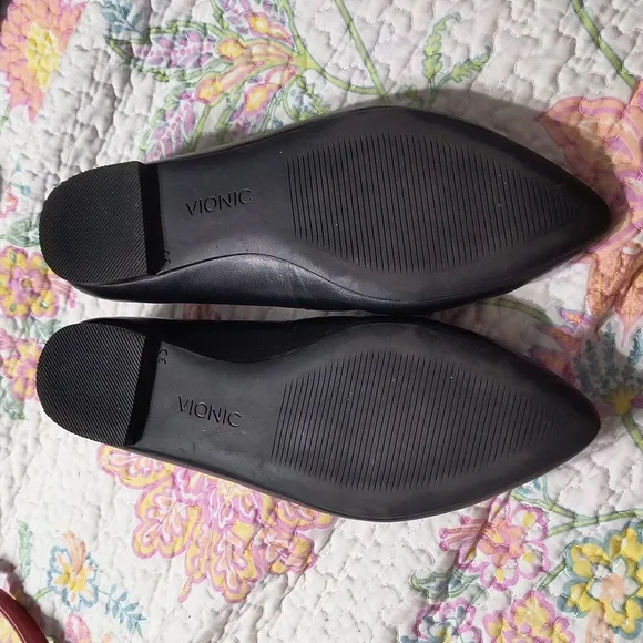 New without tags - Vionic pointed toe leather Mary Jane flats - Gem Delilah