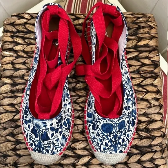 NIB Brooks Brothers Lace Up Espadrilles in French Toile Indigo Print