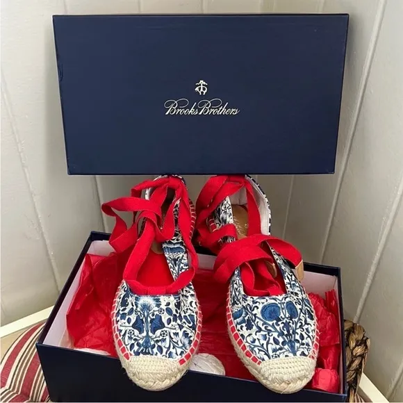 NIB Brooks Brothers Lace Up Espadrilles in French Toile Indigo Print