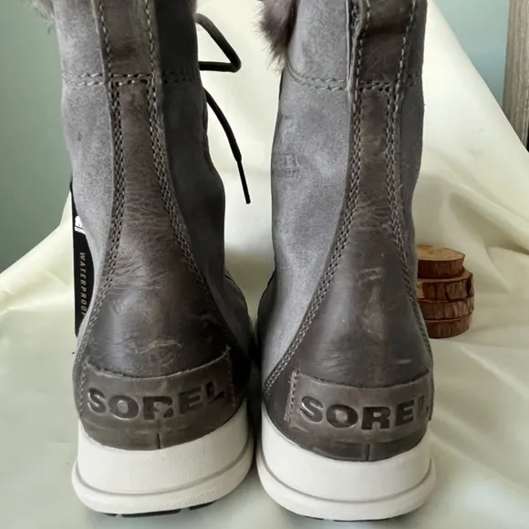 NIB Sorel Women’s Explorer Gray Joan Boots 8.5