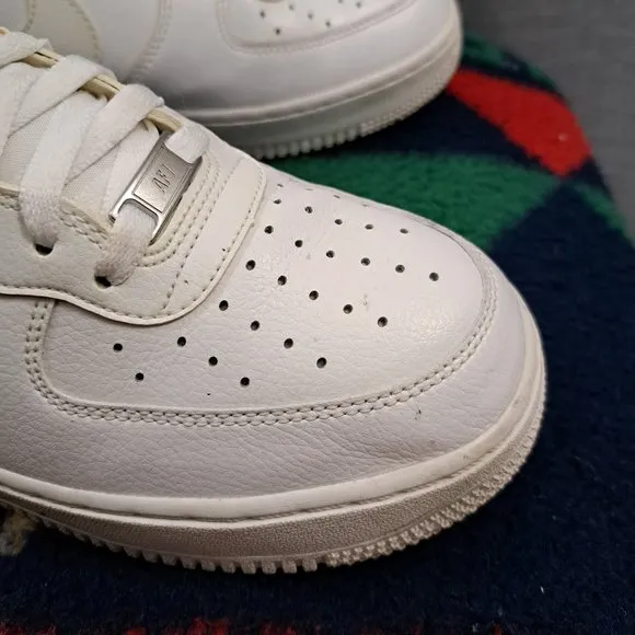 Nike Air Force 1 Size 9.5 Men’s High Top White 315121-115 Sneakers