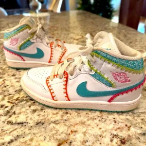Nike Air Jordan White Blue High-Top Sneakers Ankle Strap basketball size 2.5