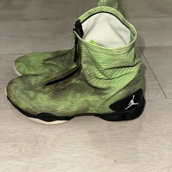 Nike Air Jordan XX8 28 Green Camo Sneakers