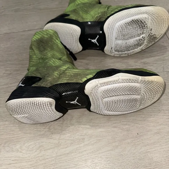 Nike Air Jordan XX8 28 Green Camo Sneakers