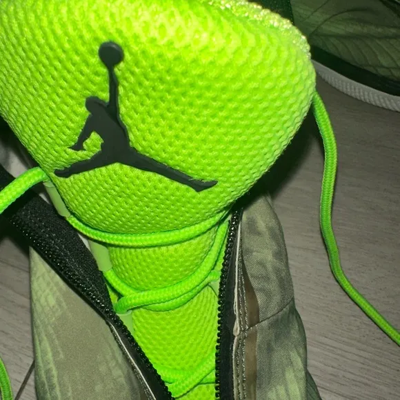 Nike Air Jordan XX8 28 Green Camo Sneakers