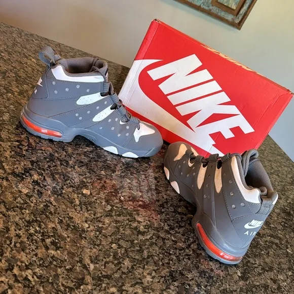 Nike air max max2 cb 94’ EUC 10.5 Gray and White High-Top Sneakers