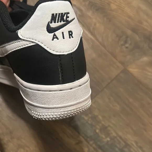 Nike Black and White boys Sneakers Low-Top Air Force 1 size 3Y