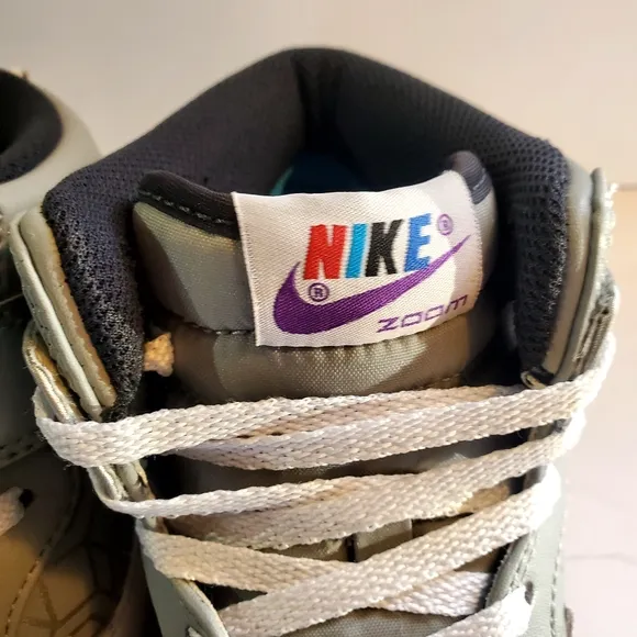 Nike Dunk Highs Women’s 7