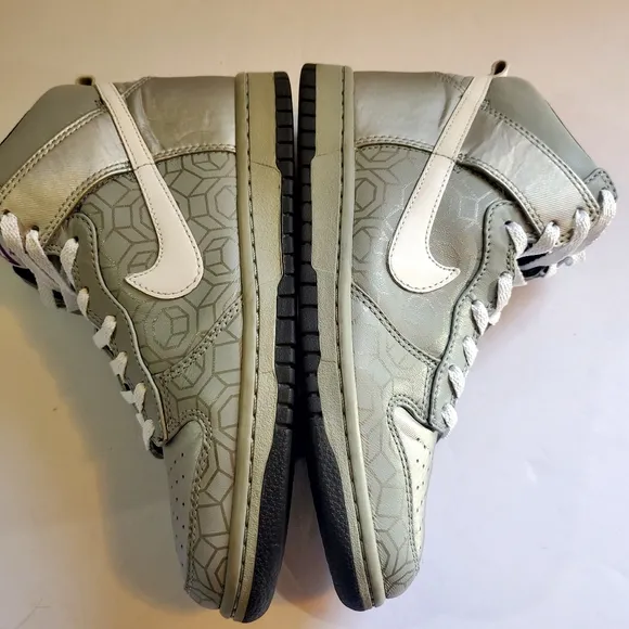 Nike Dunk Highs Women’s 7