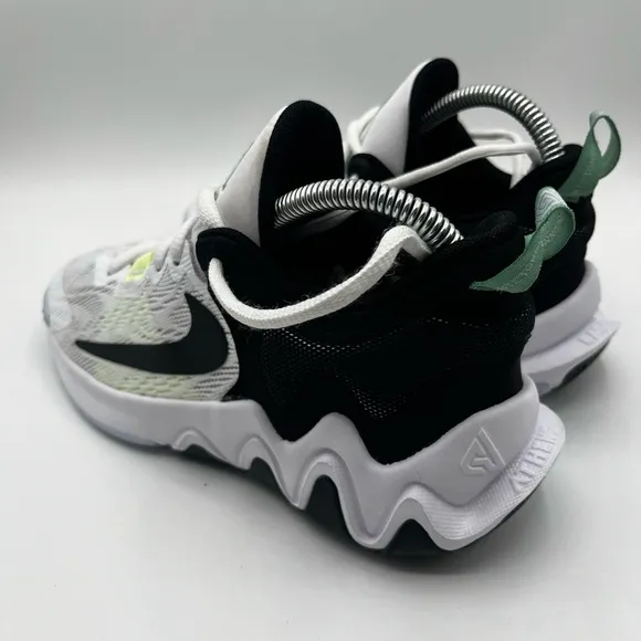 Nike Giannis Immortality 2 White Black