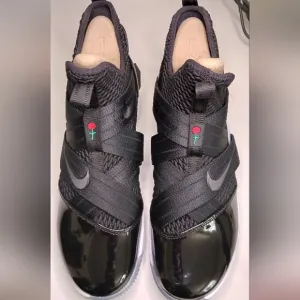 NIKE LEBRON SOLDIER XII