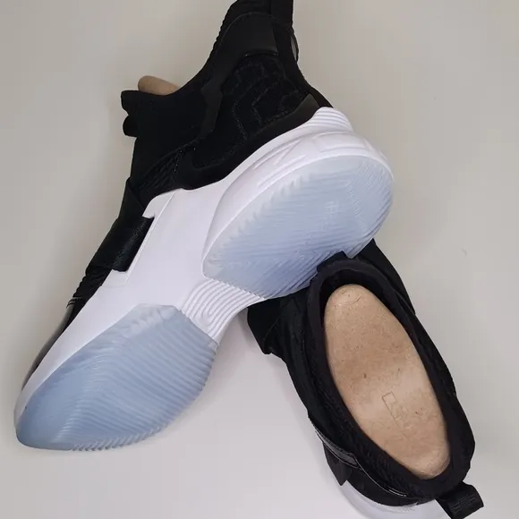 NIKE LEBRON SOLDIER XII