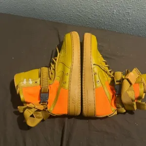 Nike SF AF1 Desert Ochre Authentic Sneakers men size 11.5 fits ladies 13 new