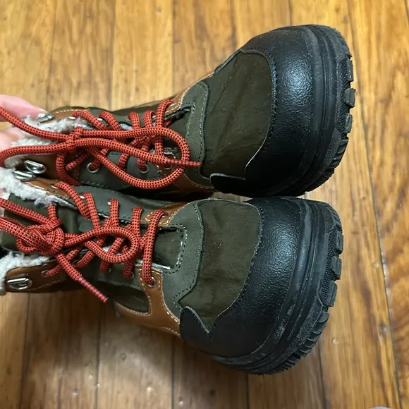 Nordstrom snow boots size 4