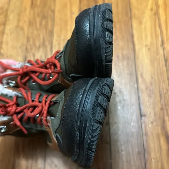 Nordstrom snow boots size 4